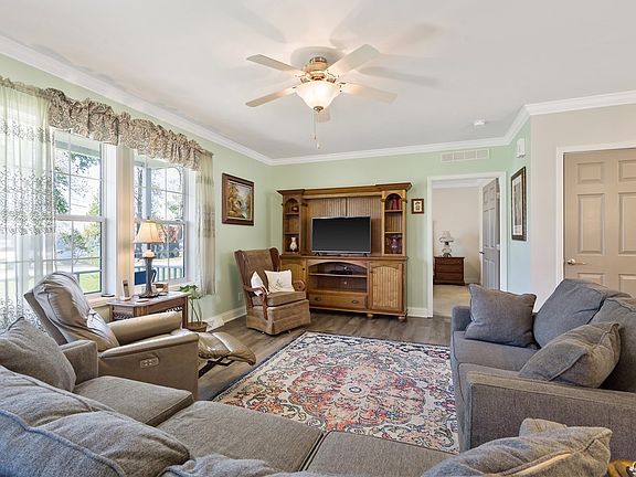 2nd image of 2580 Kennedy Ln
