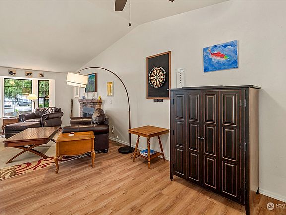 5th image of 4307 30th Avenue SE