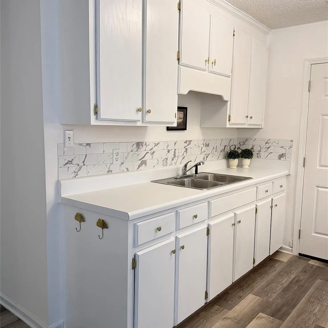 3 bed, 1.0 bath, 1066 sqft, $1,625 — Photo 2