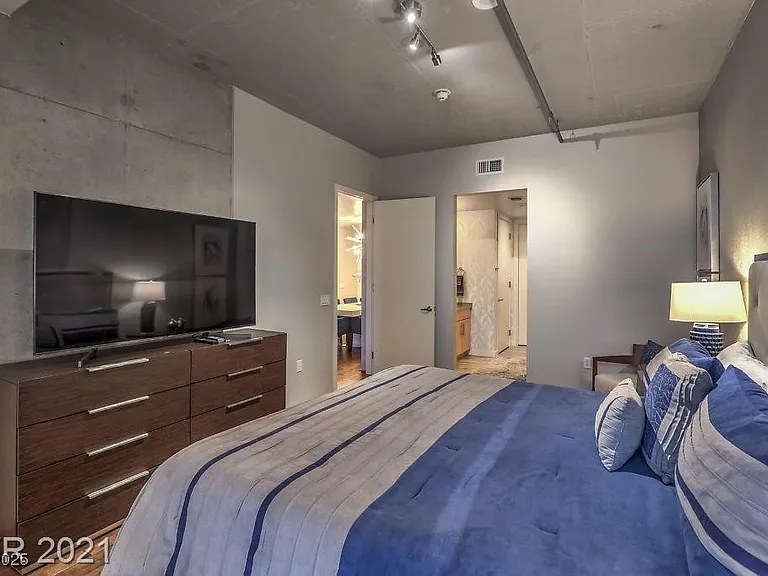 353 E Bonneville Ave #1002 — Photo 19