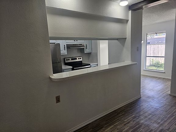 4th image of 420 Arborview Dr