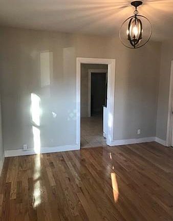 3rd image of 137 Pleasant St Floor 1
