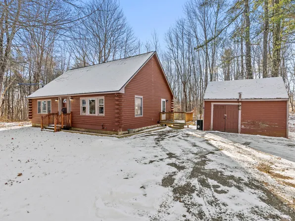 5 Inlet Point Road, Raymond, ME 04071