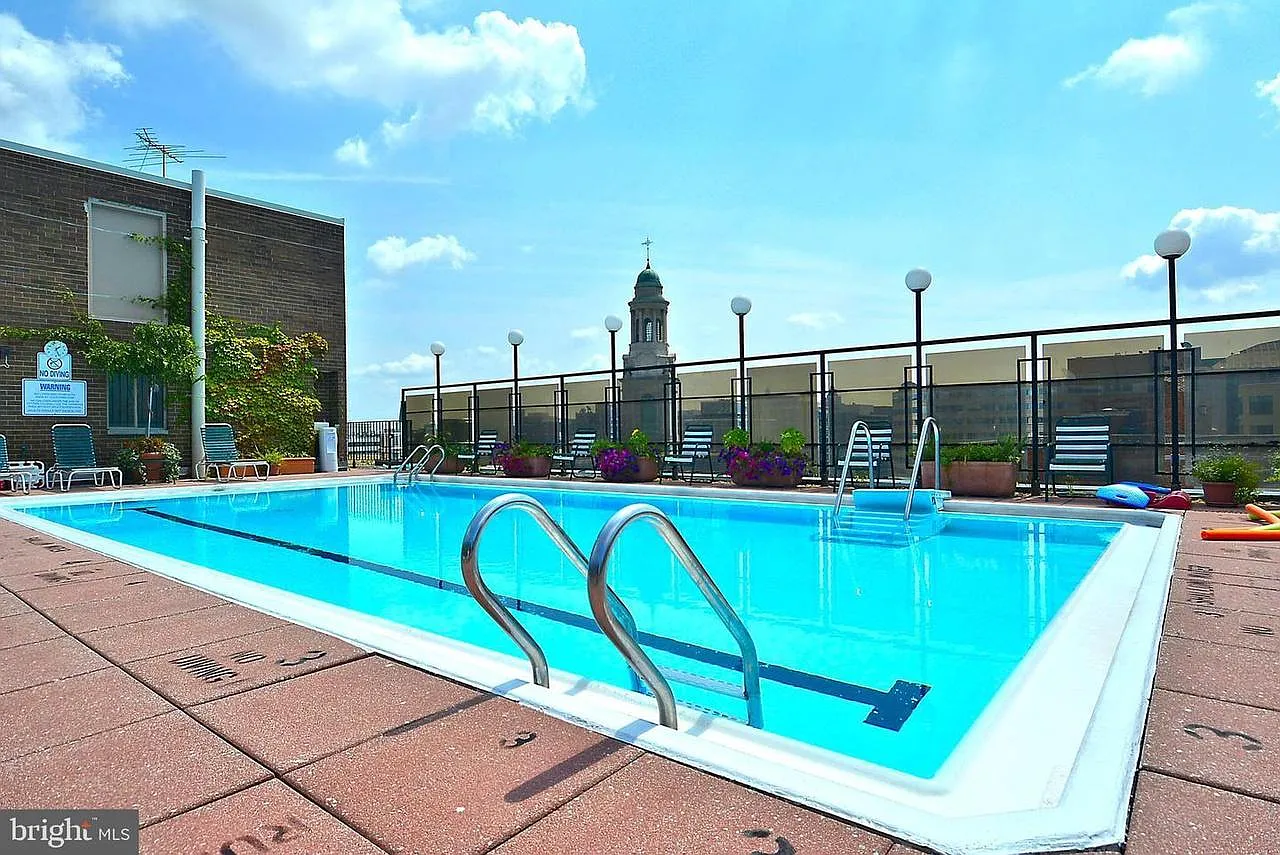 1 bed, 960 sqft, $3,300 — Photo 4