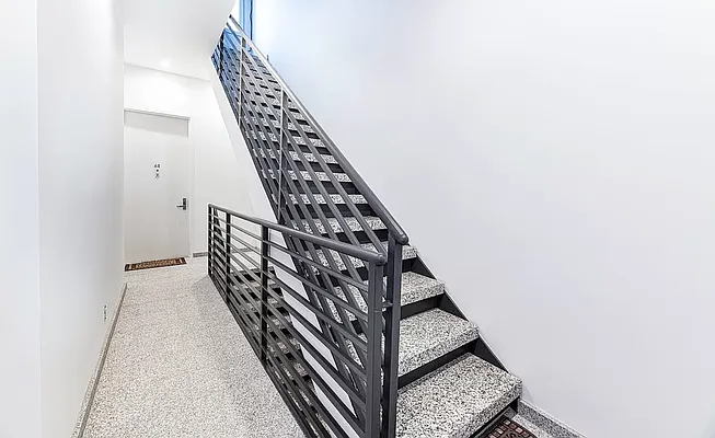 Rented by REAL New York | media 24