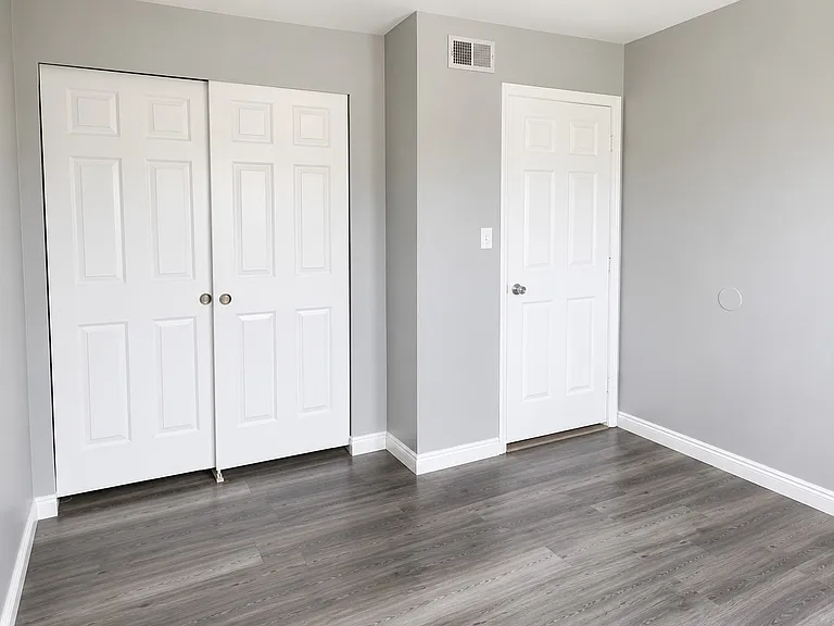 412 W Monroe Ave #12 — Photo 2