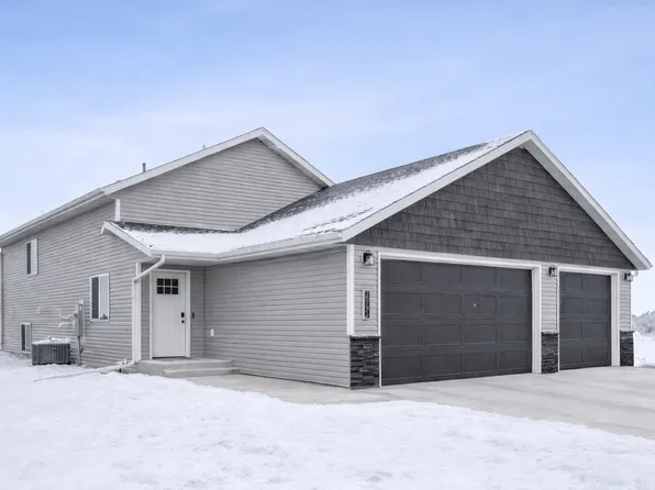 2992 74th Ave S, Fargo, ND 58104