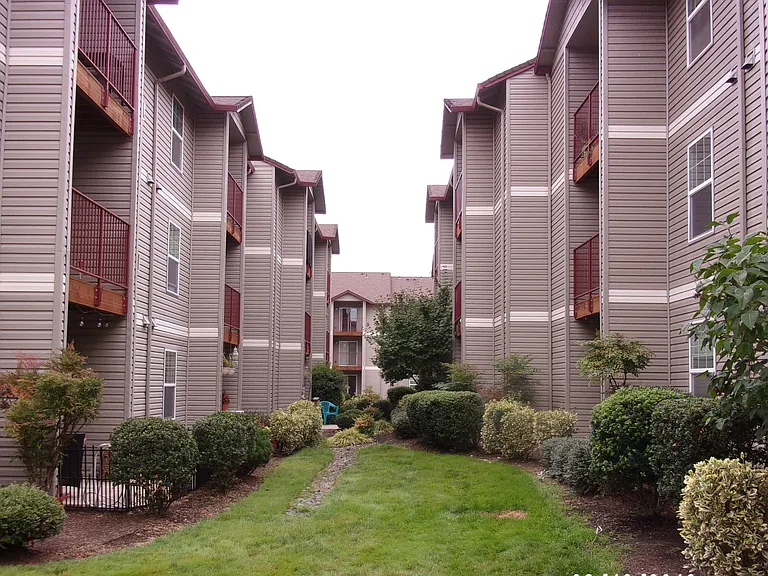 Parkside Apartments — Photo 50