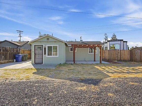 2nd image of 4736 Carlson Way