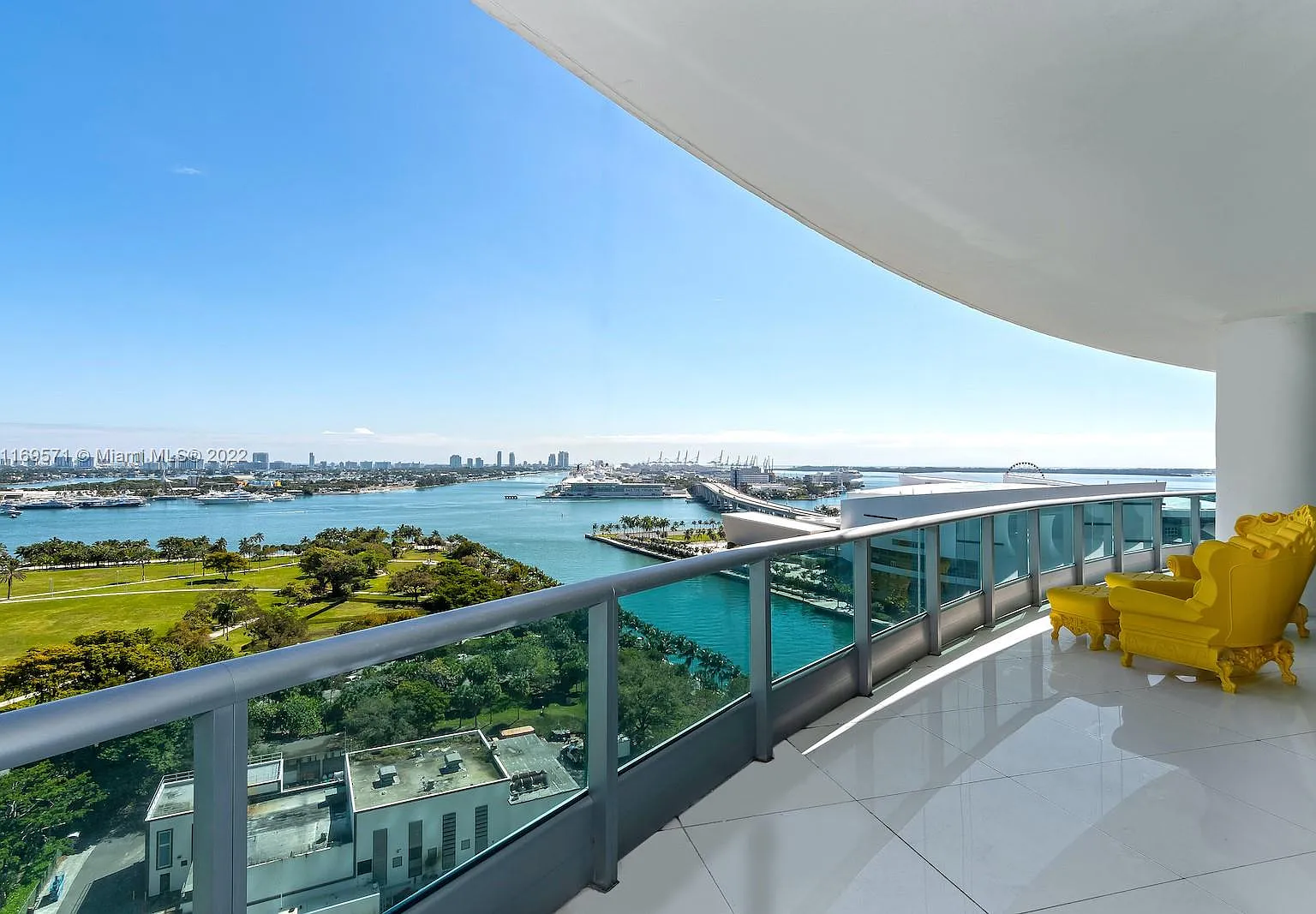 900 Biscayne Bay — Photo 3