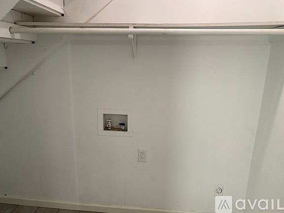 5th image of 289 Greenfield Dr