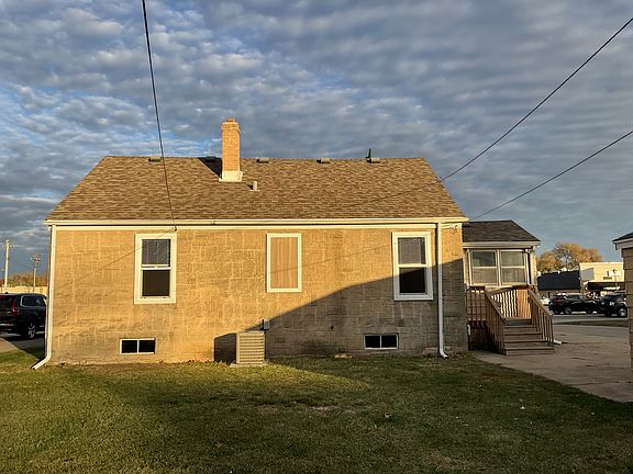 Rear of home, new windows!