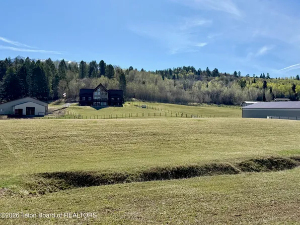 49 S Dell Creek Rd, Alpine, WY 83128