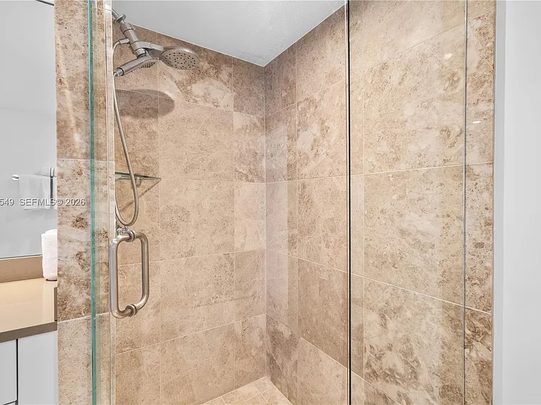 6801 Collins Ave #LPH06-DOORLPH14 — Photo 33