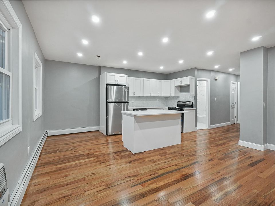 1st image of 4390 Byron Ave #2