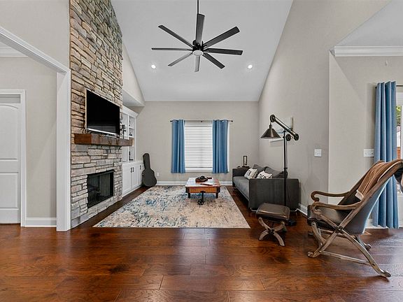 4th image of 2798 Winstar Ct