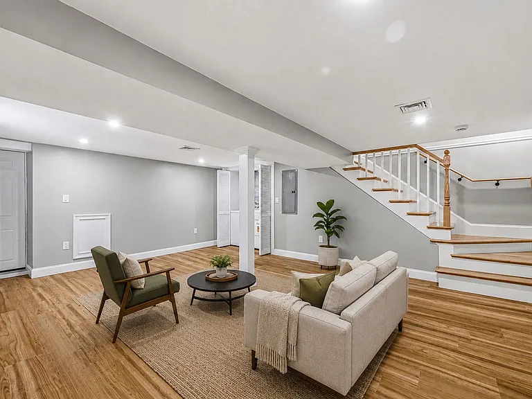 63 Russell Rd — Photo 12