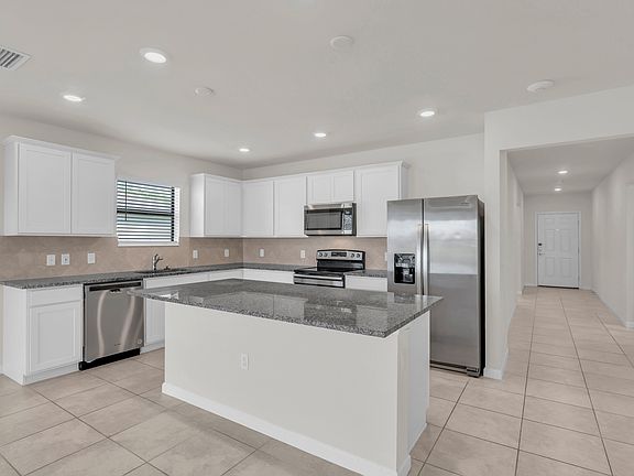 4th image of 16061 Beachberry Dr