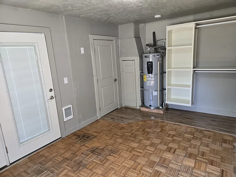 115 Charlotte St NE — Photo 14