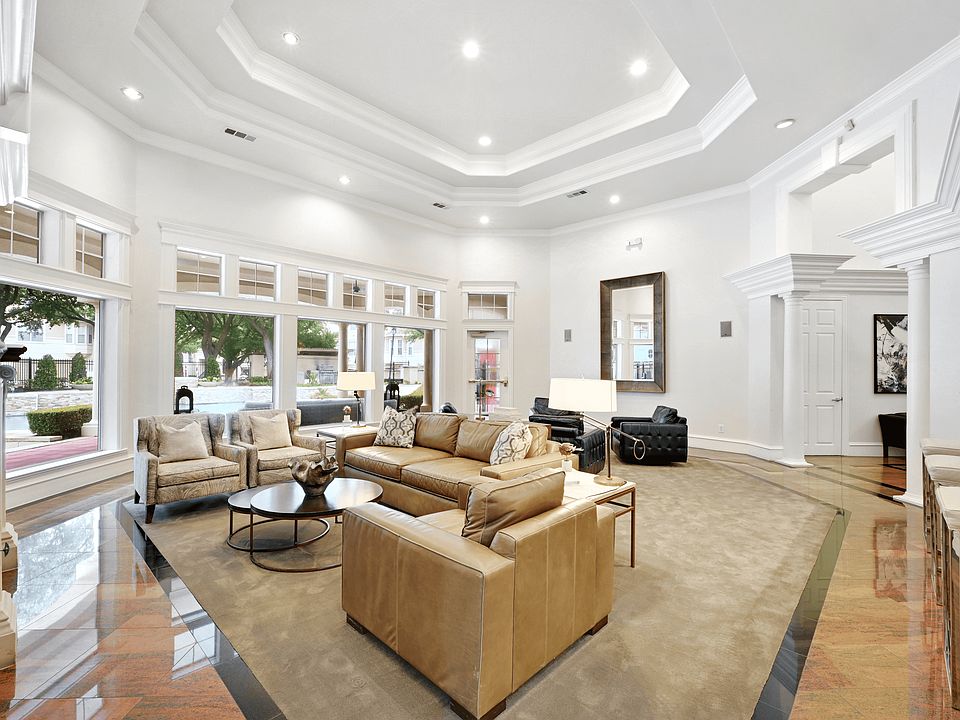 St Moritz Apartments in Dallas, Texas