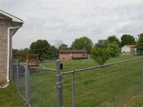 3rd image of 4245 Leslie Dr