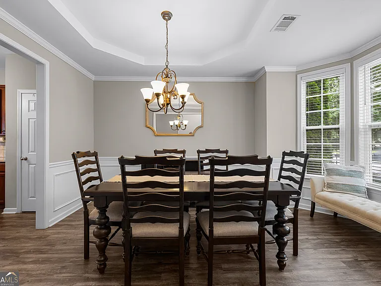 77 Lakeshore Pkwy — Photo 4