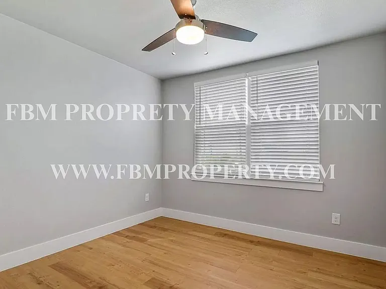 5018 Villas Dr — Photo 15