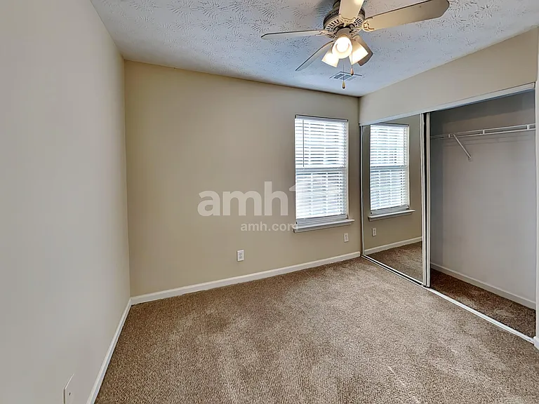 930 W Oaks Dr — Photo 12