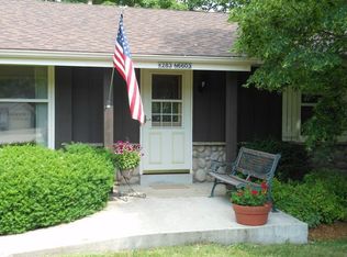 W283N6603 Meadowlark Ln, Hartland, WI 53029