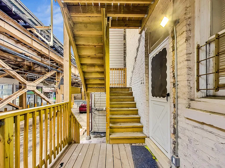 3554 N Wilton Ave #1 — Photo 38