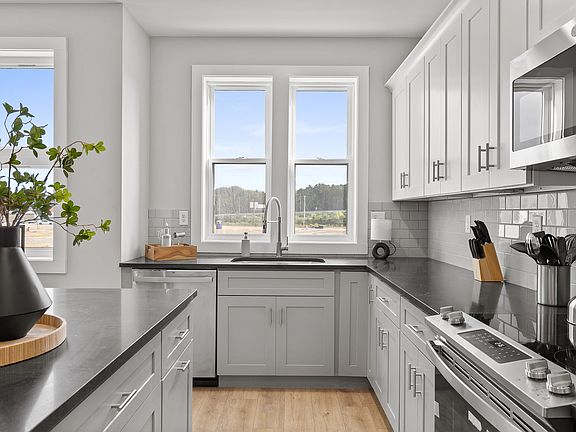5th image of 7175 Garden Grove Way #7175