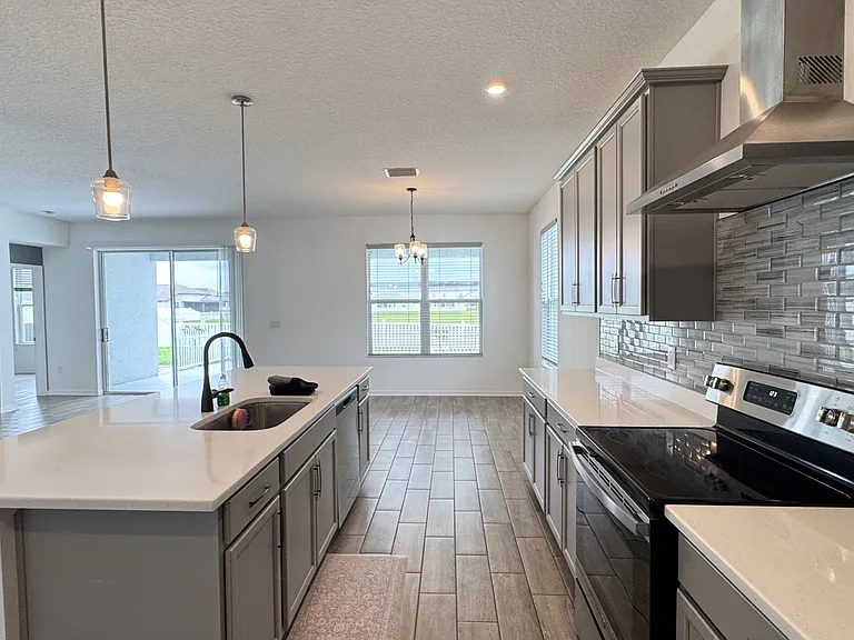 484 Old Windsor Way — Photo 12
