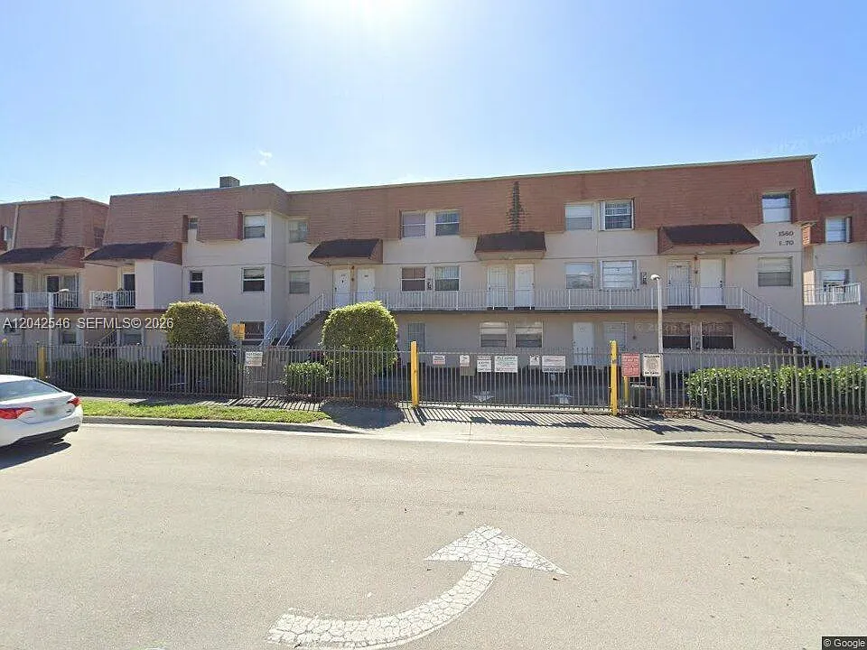 Mile Apts Condo — Photo 1
