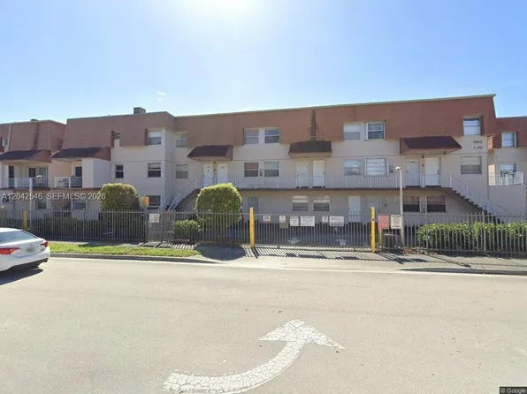 1560 W 46th St, Hialeah, FL