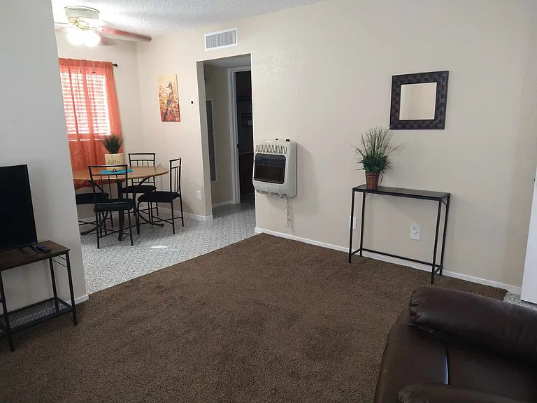 2304 E Jagerson Ave #D — Photo 3