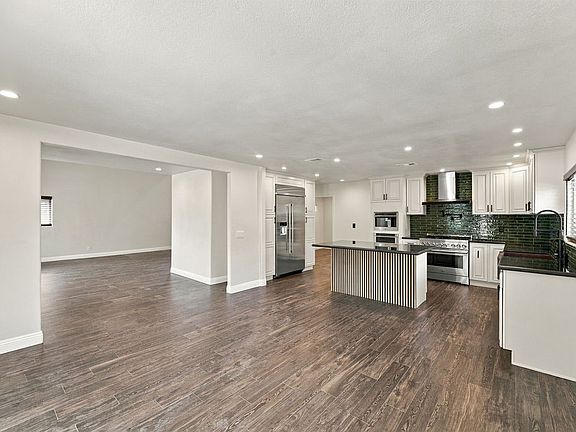 5th image of 5769 Nutwood Cir