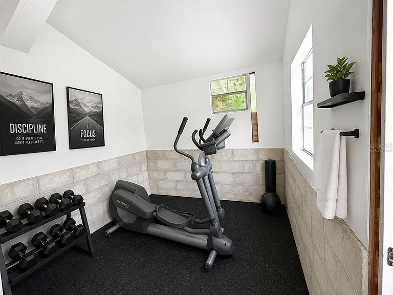 616 Ellendale Dr — Photo 23