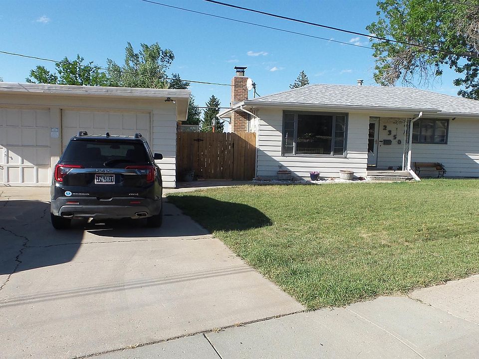 1st image of 2350 E 3rd St