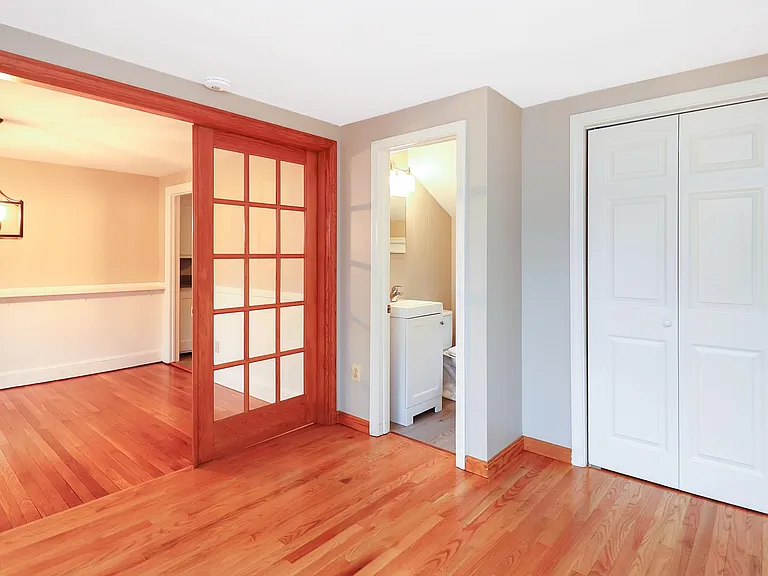 142 Elmwood Ave — Photo 16