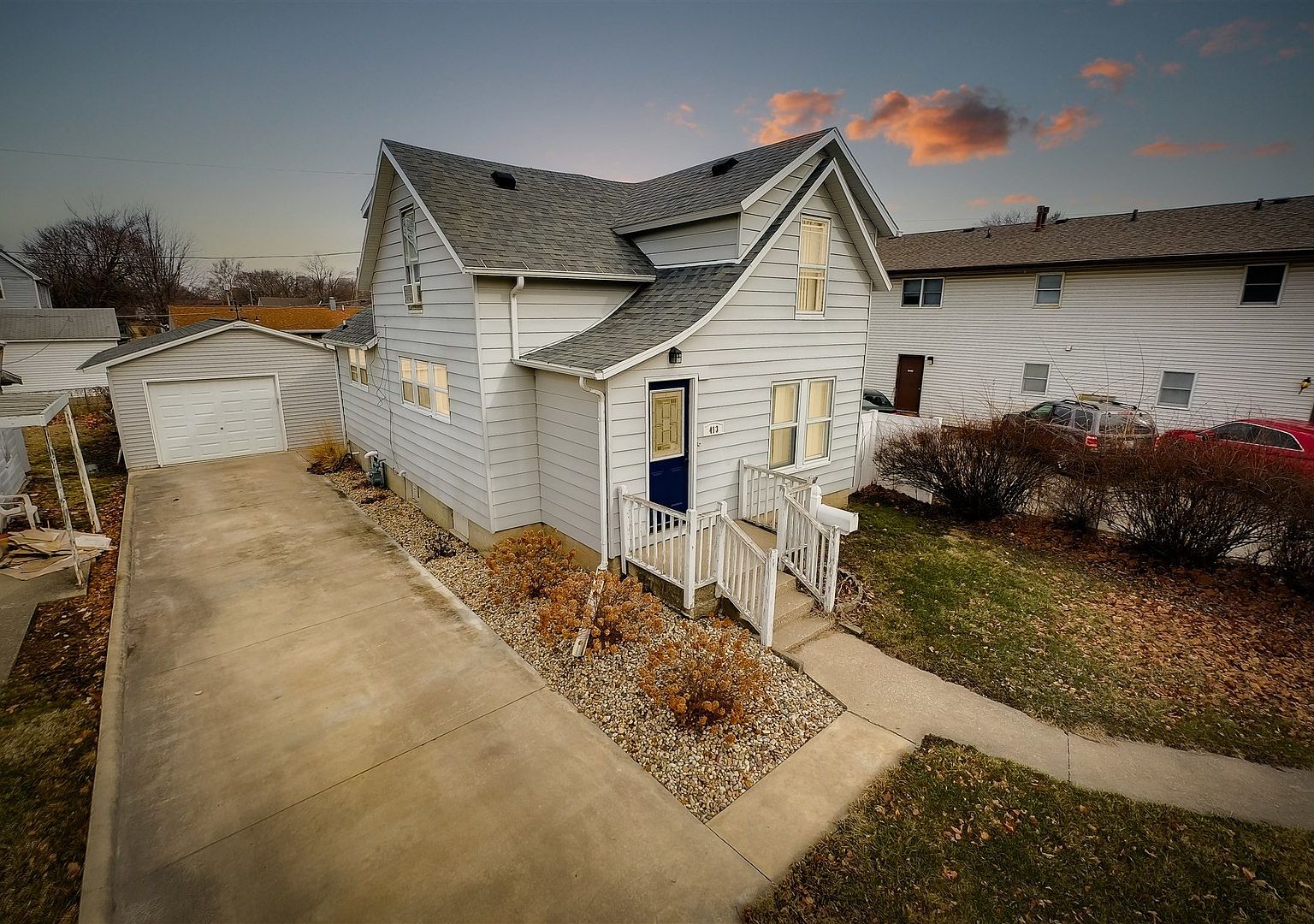 413 E Livingston St, Pontiac, IL 61764 Zillow