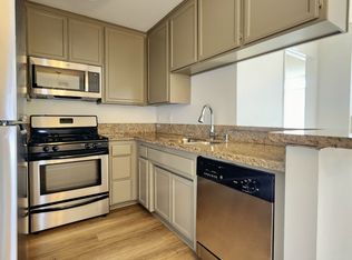 328 Cloverdale Ave, Los Angeles, CA 90036