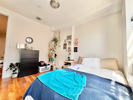 Rented by ERNY LLC | media 11