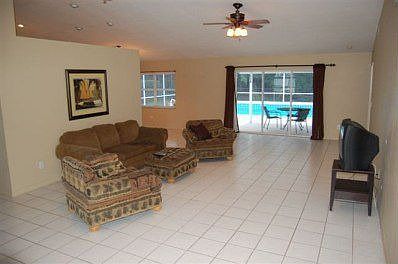 3rd image of 58 Bassett Ln