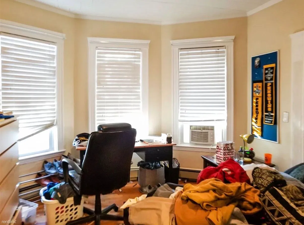 197 College Ave — Photo 2