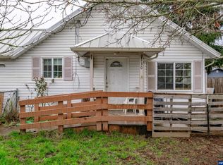 130 N 3rd St, Lebanon, OR 97355