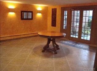 111 S Centre Ave APT 1SS, Rockville Centre, NY 11570