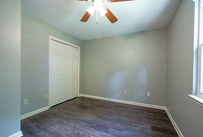 8120 W Markham St #5 — Photo 7