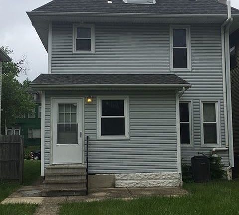 2nd image of 1731 Oak St