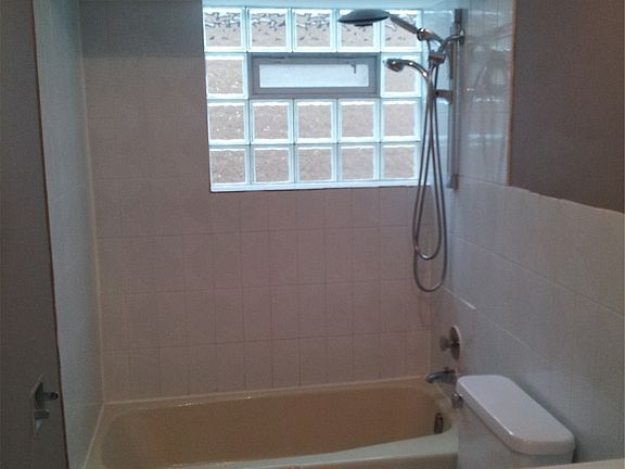 4th image of 445 W Miner St APT 1