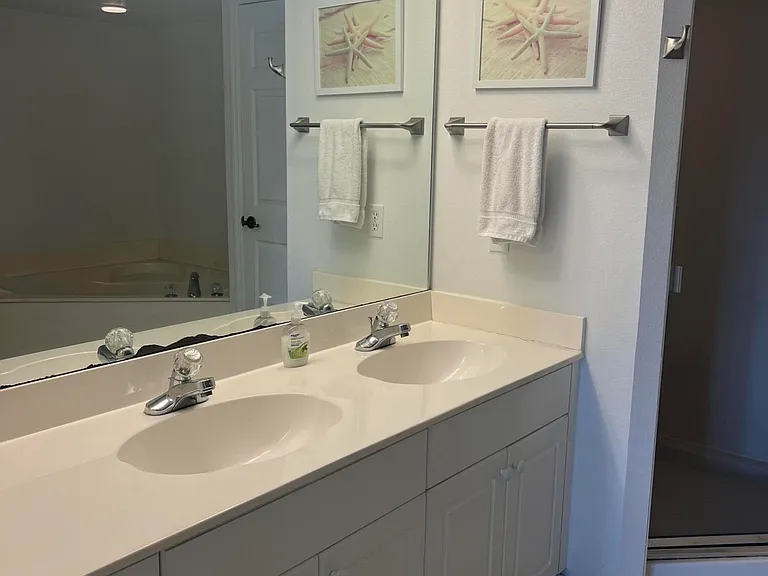 8921 Lake Dr #304 — Photo 27